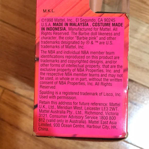 NBA Barbie knicks collectible New in box 1998 - Picture 5 of 10